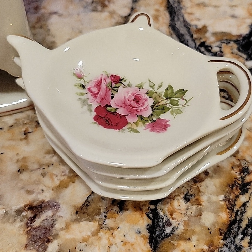 🌹 Formalities by Baum Bros. – Victorian Rose Tea Set 🌹 - Picture 2 of 5